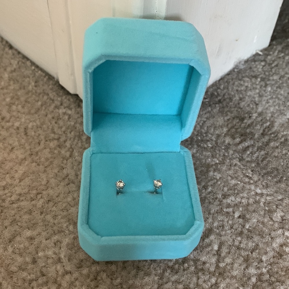 1/4 carat real diamond earrings